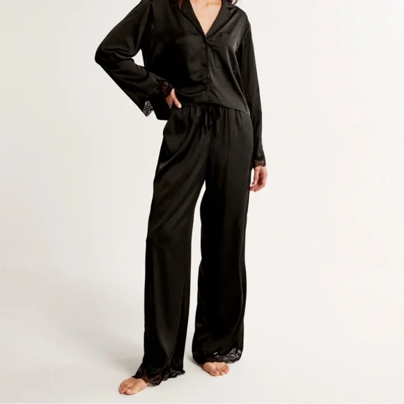 Black Satin & Lace Pajama Pants Abercrombie & Fitch 🖤 - Picture 1 of 2